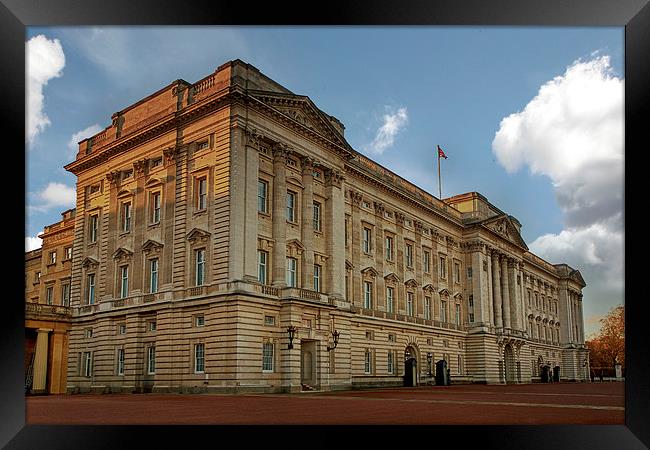 Buckingham palace Framed Print by Mark Bunning