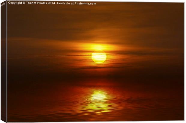 Sunset over water Canvas Print by Thanet Photos