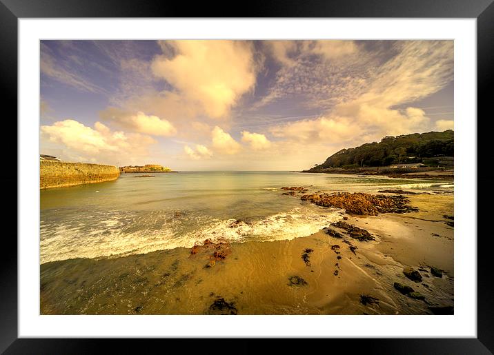 St Peter Port Beach Framed Mounted Print by Rob Hawkins