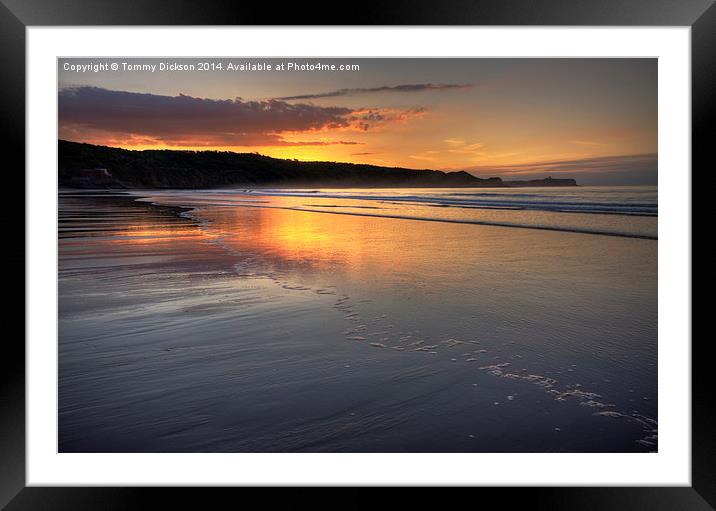 Cayton Bay Sunset. Framed Mounted Print by Tommy Dickson
