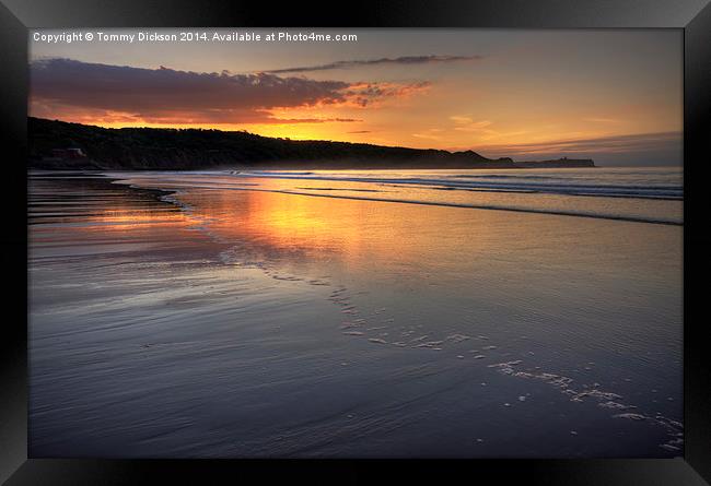 Cayton Bay Sunset. Framed Print by Tommy Dickson