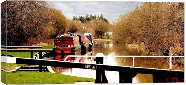 MOORED NARROW BOATS Canvas Print by len milner