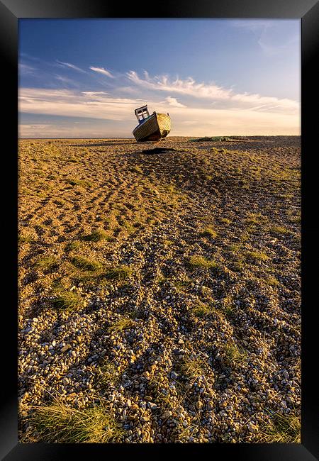 lone boat on Dungeness beach Framed Print by Ian Hufton