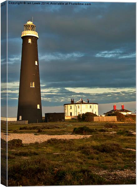The Old Lighthouse at Dungeness Canvas Print by Ian Lewis