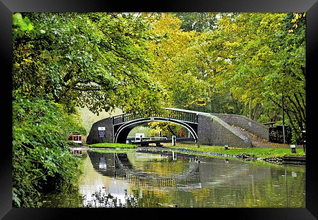 Oxford Canal Framed Print by Thanet Photos