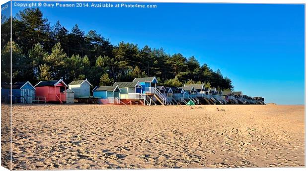 Wells brightly coloured beach huts Canvas Print by Gary Pearson