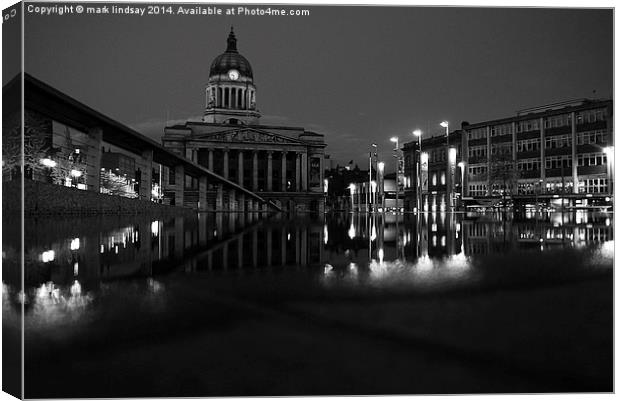 nottingham council house at night Canvas Print by mark lindsay