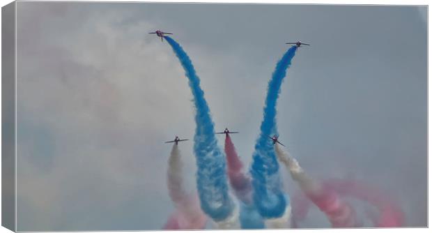 Red Arrows Canvas Print by Geo Harris