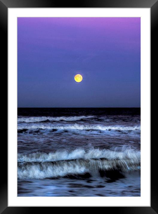 Freshwater West Setting Moon Framed Mounted Print by Simon West