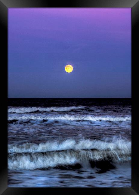 Freshwater West Setting Moon Framed Print by Simon West