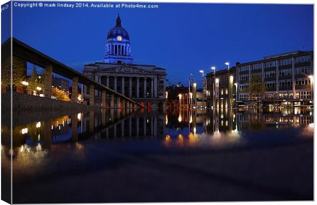 nottingham council house at night Canvas Print by mark lindsay