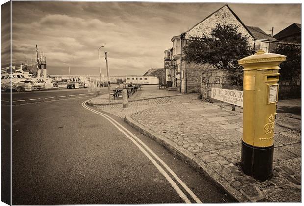 Golden Post Canvas Print by Rob Hawkins