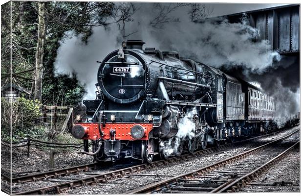 Black 5 train (44767) Canvas Print by Castleton Photographic
