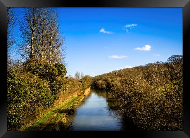 Kennet and Avon Canal, Kintbury, Berkshire, Englan Framed Print by Mark Llewellyn