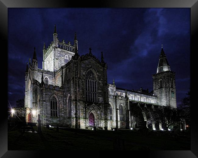 Dunfermline Abbey at night Framed Print by Andrew Beveridge