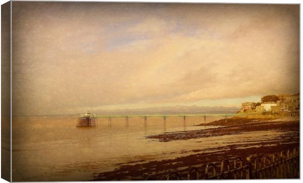 Cleavedon Pier. Canvas Print by Heather Goodwin