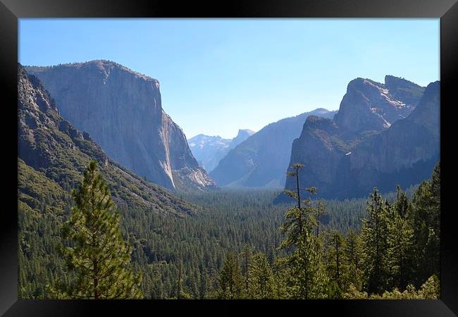 Yosemite valley Framed Print by James Condliffe