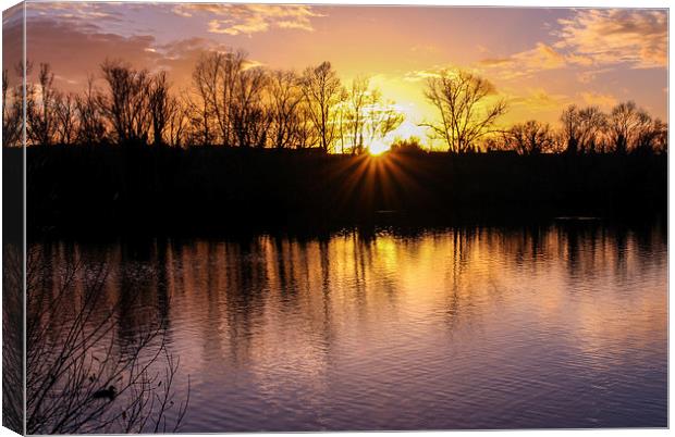 Sunset at Leybourne Lakes Canvas Print by Stewart Nicolaou