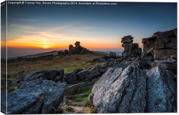 Staple Tor Sunset Canvas Print by Tracey Yeo