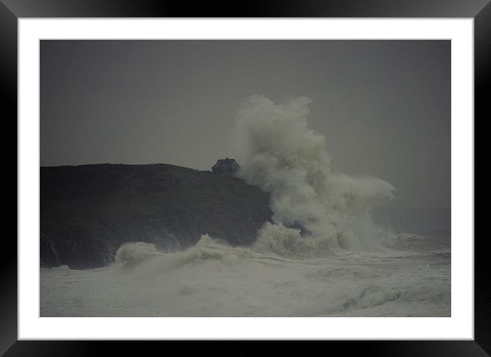 100ft wave slams into cliff in cornwall Framed Mounted Print by jon betts