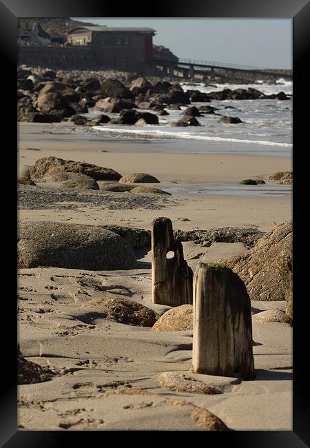 low tide sennen beach Framed Print by jon betts