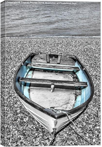 Boat on shingle Canvas Print by Thanet Photos