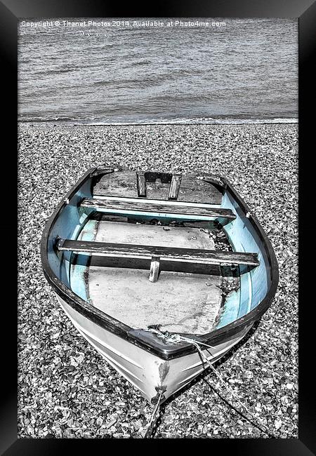 Boat on shingle Framed Print by Thanet Photos