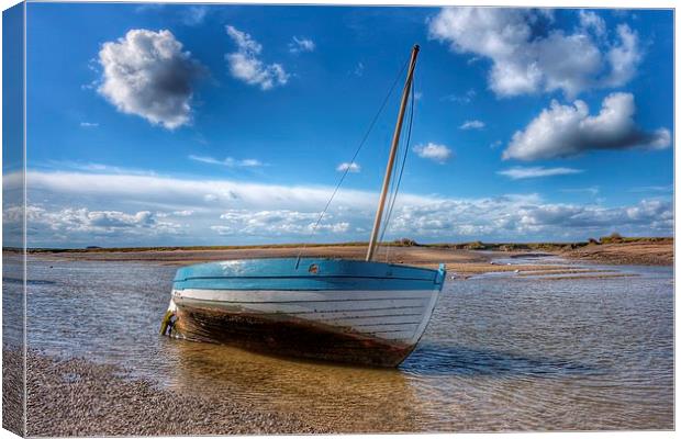 Low tide Burnham Overy Staithe Canvas Print by Gary Pearson