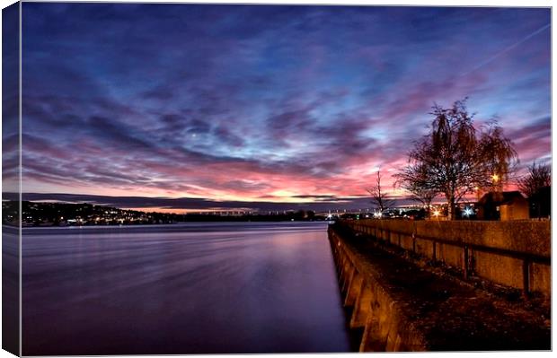 River Medway at Strood Canvas Print by Richard Cruttwell