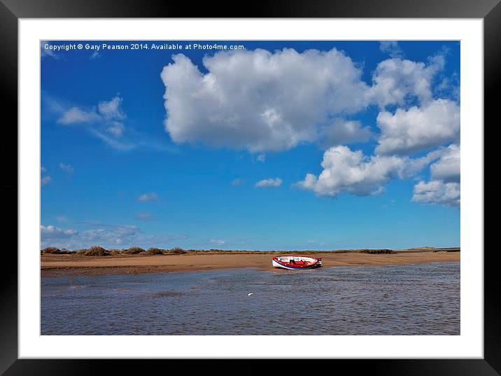 The red and white boat Framed Mounted Print by Gary Pearson