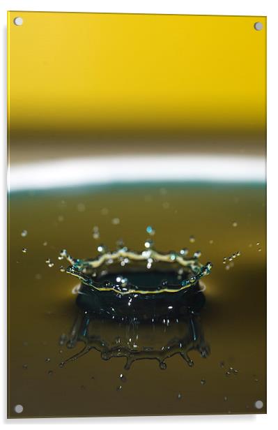 Water Droplet Yellow/Green Acrylic by Jade Wylie