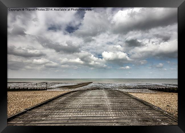 Down to the beach Framed Print by Thanet Photos