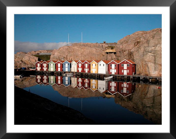 Smögenbrygga, Bohuslän, Sverige Framed Mounted Print by Peter Bundgaard Kris