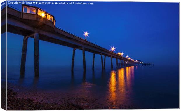 Deal pier, night time shot Canvas Print by Thanet Photos