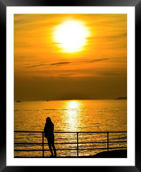 sunset over lee on solent Framed Mounted Print by nick wastie
