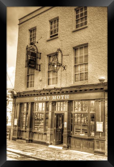 The Gipsy Moth Pub Greenwich Framed Print by David Pyatt