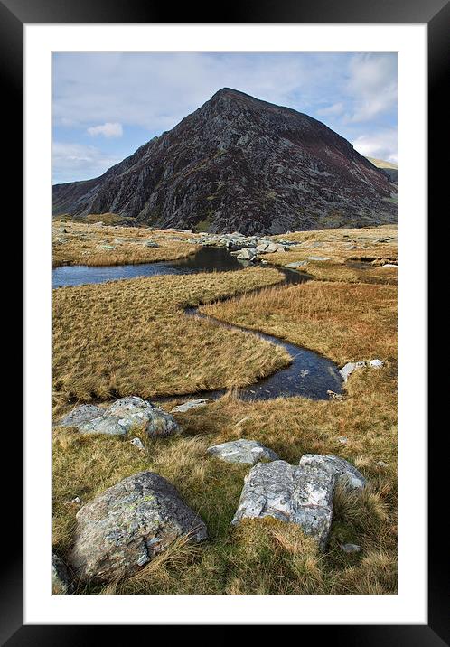 Pen Yr Ole Wen Framed Mounted Print by Rory Trappe
