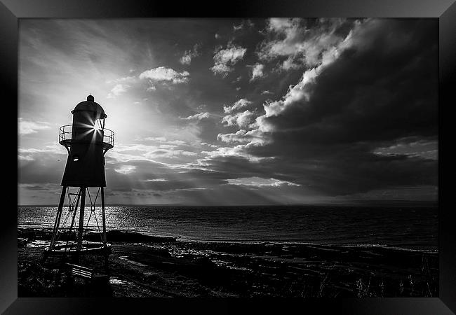 Black Nore lighthouse B&W Framed Print by Simon West