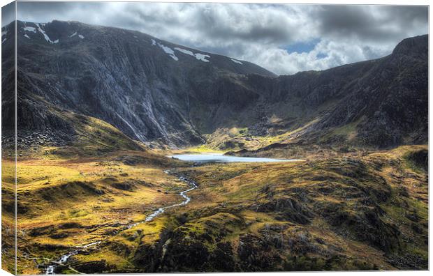 Cwm Idwal April 2014 Canvas Print by Rory Trappe