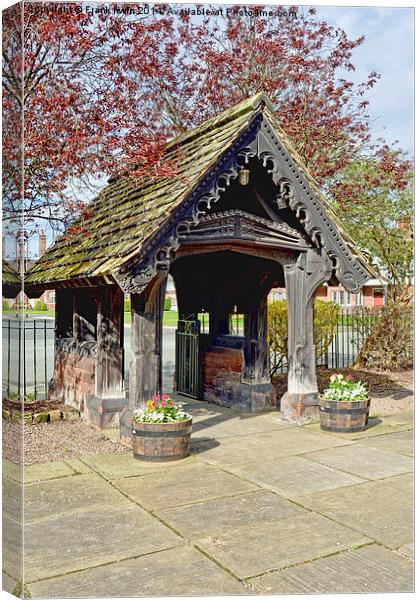 Port Sunlight URC entrance gate, Wirral, UK Canvas Print by Frank Irwin