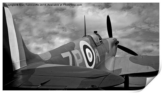 Spitfire Print by Alan Tunnicliffe