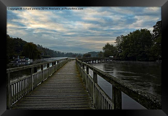 Henley-on-Thames river walkway Framed Print by richard pereira