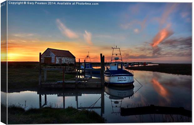 Sunset over Thornham harbour Canvas Print by Gary Pearson