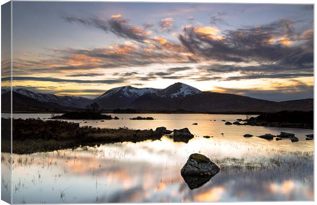 Loch nah Achlaise Canvas Print by Dave Wragg