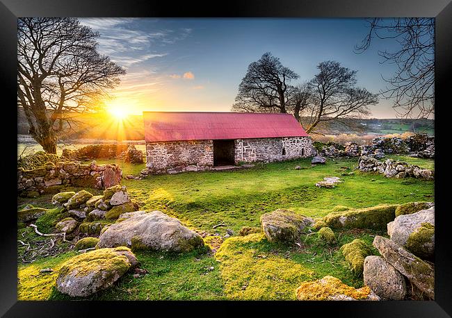 Old Barn at Sunset Framed Print by Helen Hotson