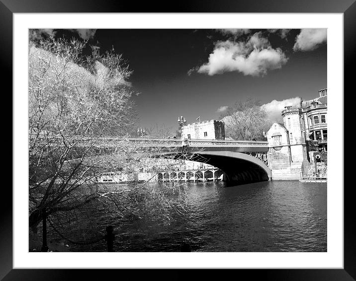 York City Lendal bridge across the river Ouse. Framed Mounted Print by Robert Gipson
