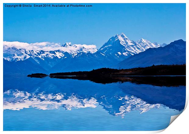 Mount Cook reflected in Lake Pukaki Print by Sheila Smart