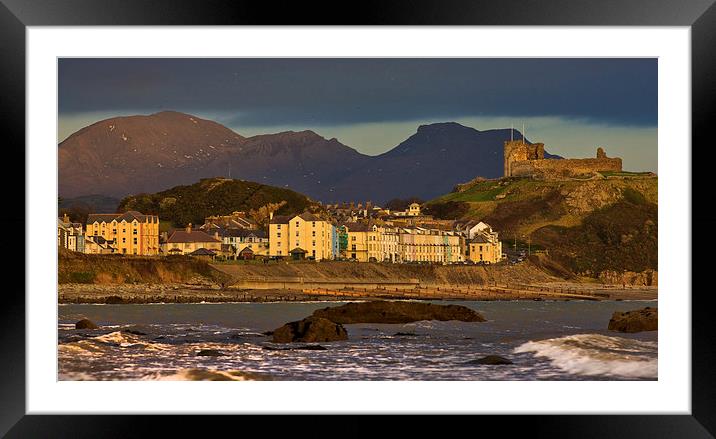 Criccieth castle and hotels Framed Mounted Print by Rory Trappe
