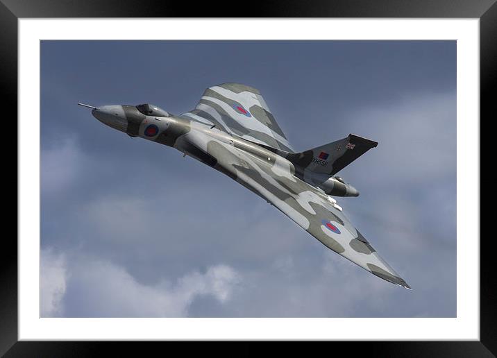 Vulcan Bomber XH558 Flying Framed Mounted Print by Oxon Images