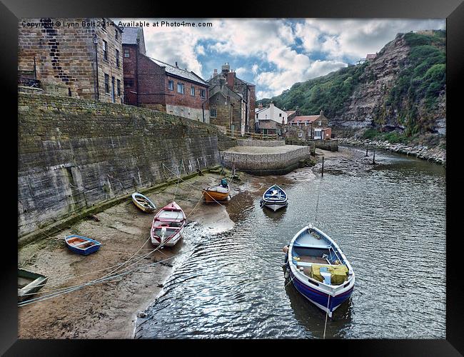 Staithes North Yorkshire Framed Print by Lynn Bolt